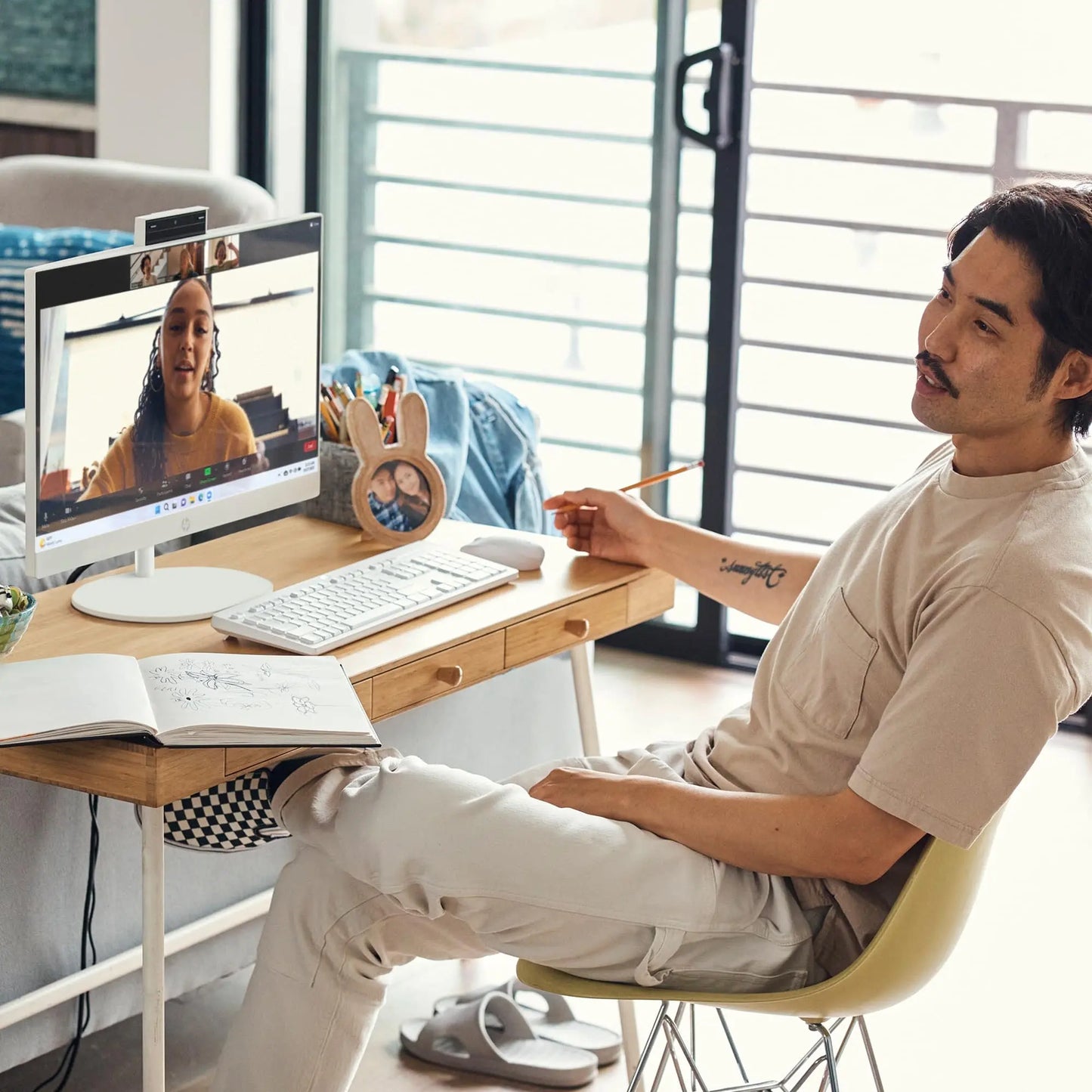 ORDINATEUR BUREAU ALL-IN-ONE HP 24-cr0001nk 13th i5 (845P5EA) Hewlett Packard