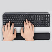 Clavier sans fil Logitech MX Keys Plus avec repose-poignets – AZERTY — vue 3 — Connecto.ma