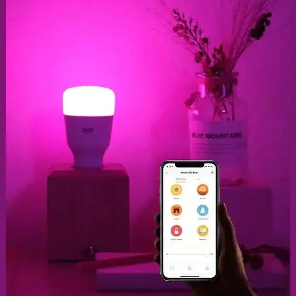 Ampoule Connectée Yeelight RGB Wi-Fi & Bluetooth — vue 3 — Connecto.ma