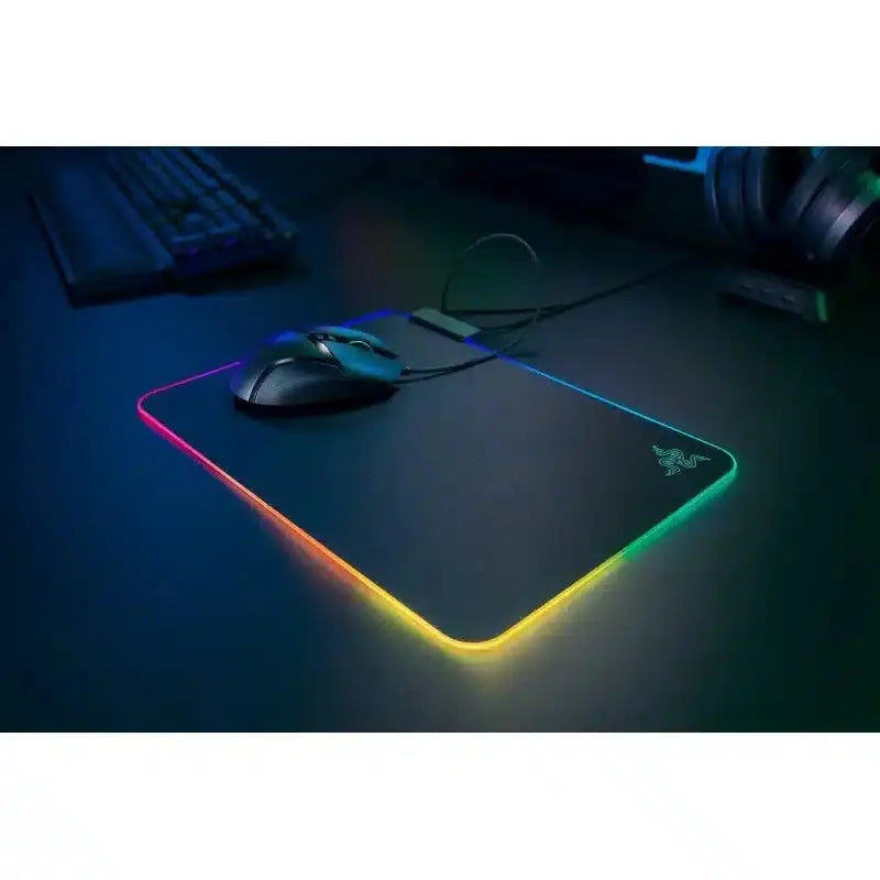Razer Firefly v2 Chroma – Tapis souris — vue 3 — Connecto.ma