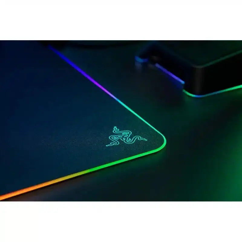 Razer Firefly v2 Chroma – Tapis souris — vue 4 — Connecto.ma